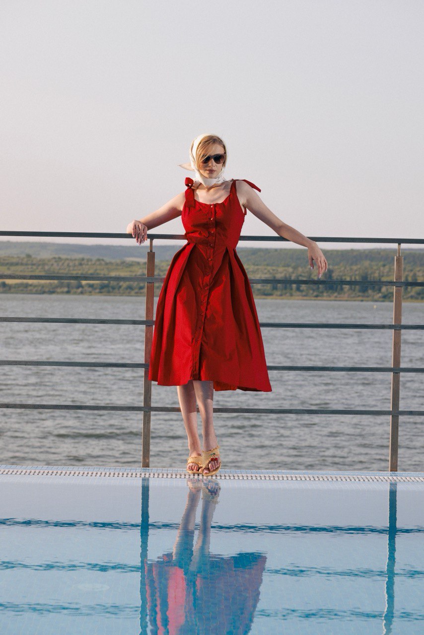 Red Elegant Midid Dress