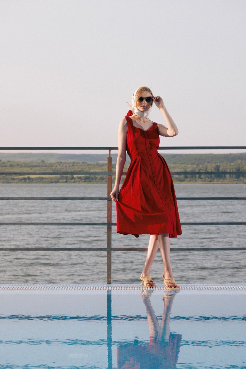Red Elegant Midid Dress