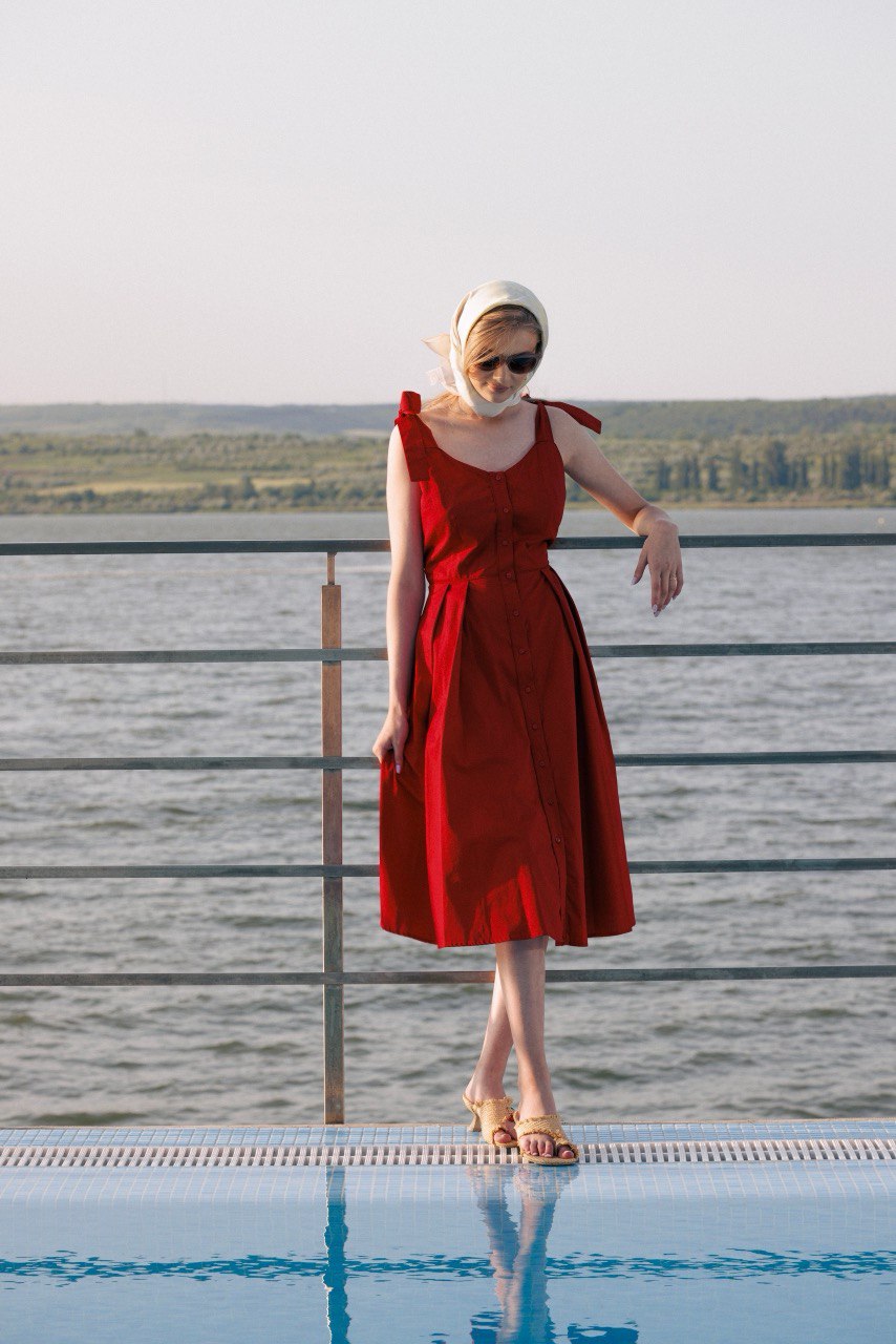 Red Elegant Midid Dress