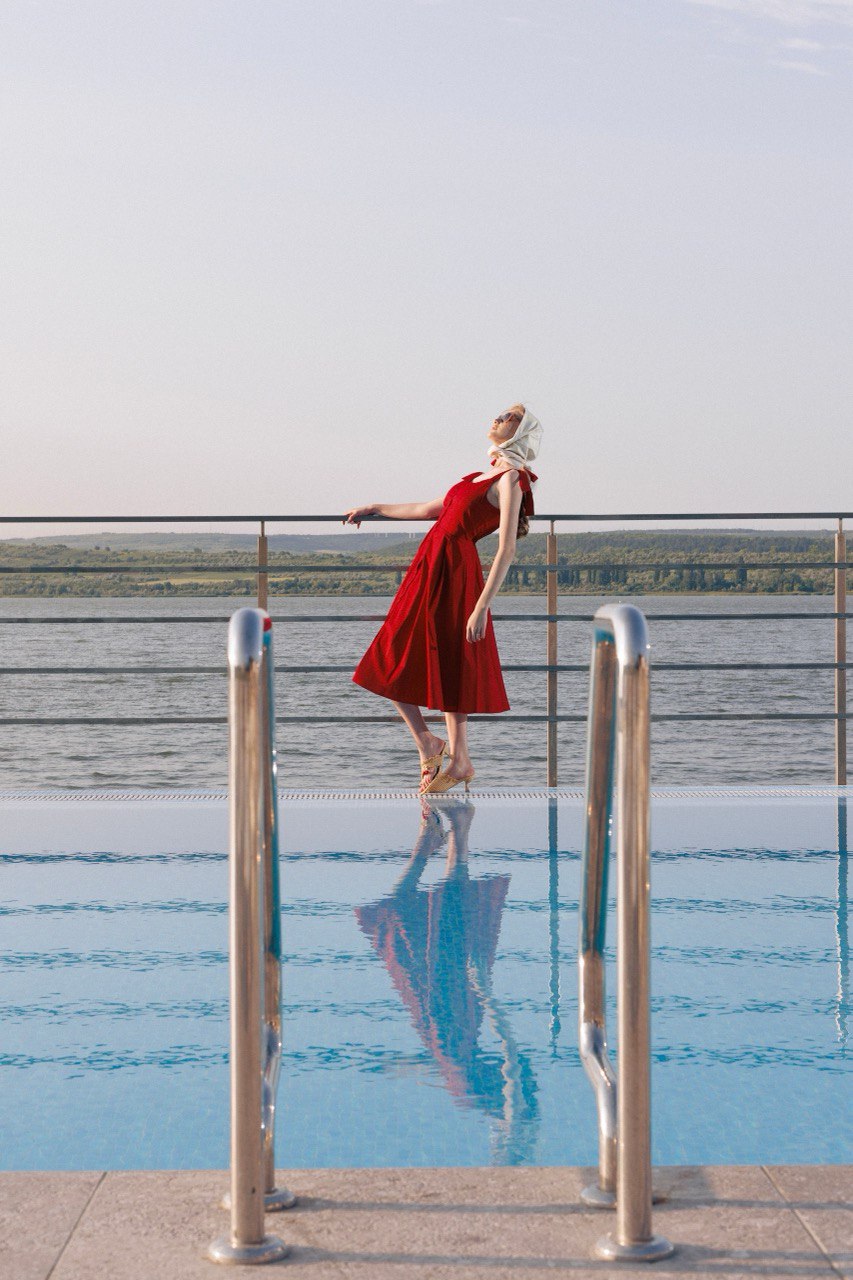 Red Elegant Midid Dress