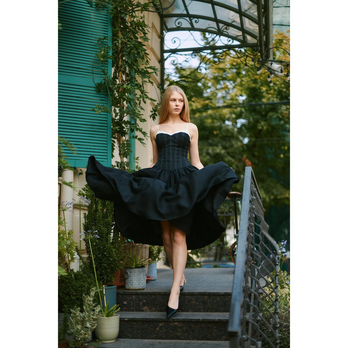 Isabelle Black And White Contrast Midi Dress
